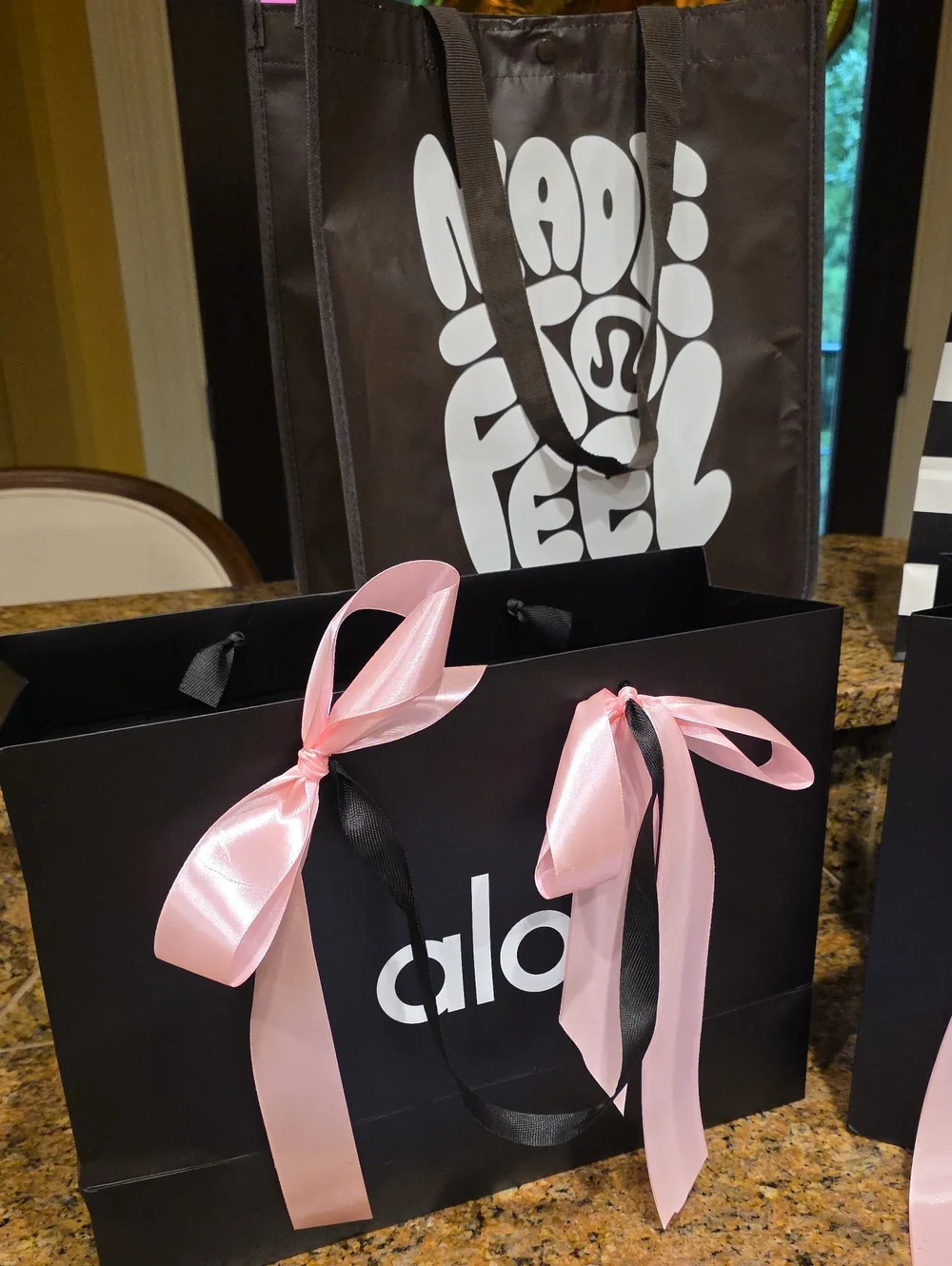 Alo-Lulu-Sephora-Urban Totes